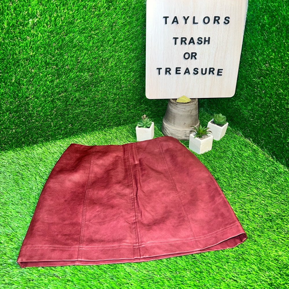 👚She & sky Maroon Mini skirt